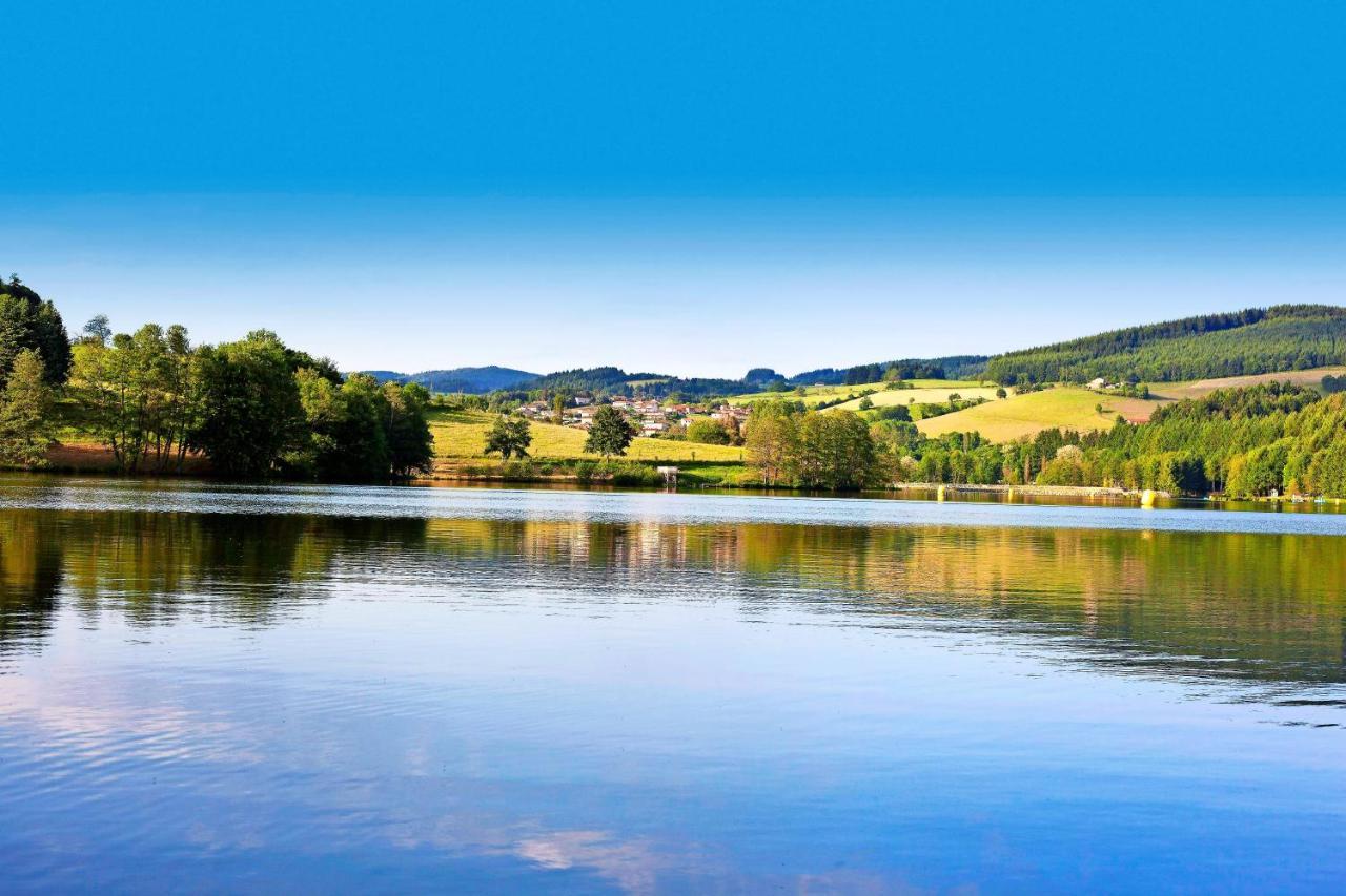 Camping Le Lac Des Sapins Cublize Exterior foto